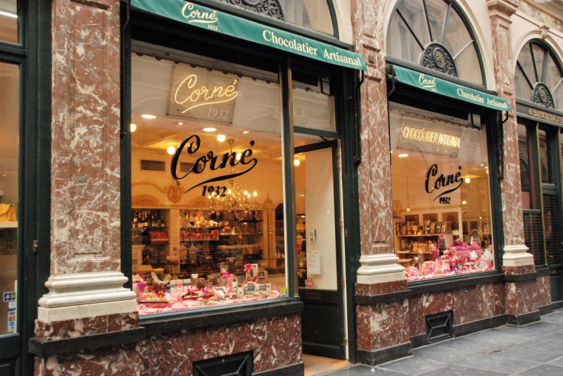 boulangerie-COLLONGUES-min_chocolate_chocolaterie_shop_luxury_chic_gallery_brussels_belgium-558146